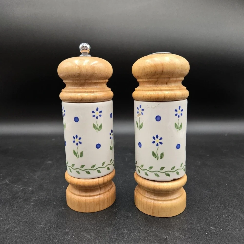 Pflatzgraff Salt & Pepper Shaker Set Mr. Dudley White Blue Floral‎ **damaged**